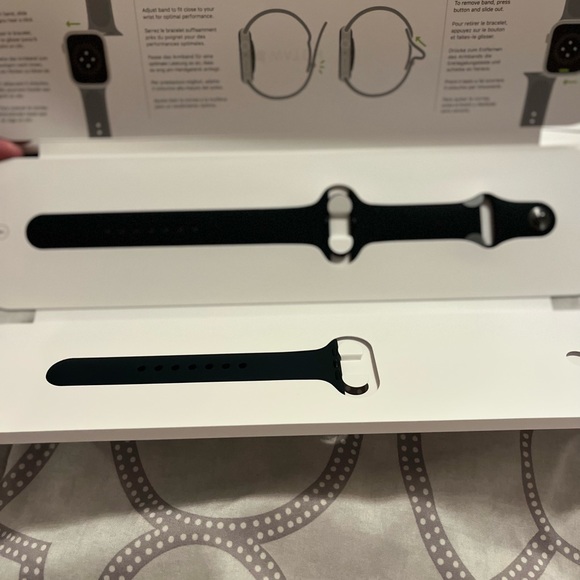 Apple Watch Series 7 - Picture 3 of 3